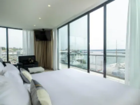 Le Barracuda & Spa, Centre Port, Pieds Dans l'Eau, Vue Mer Hoteles en Brest