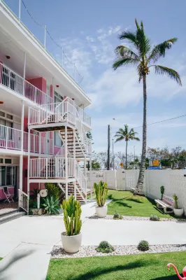 The Pink Hotel Coolangatta Hotels near Gold Coast Skydive