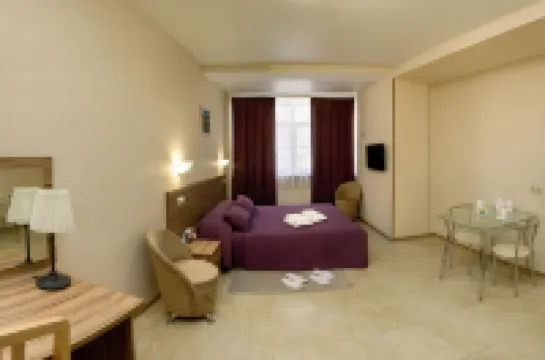 Complex Oktyabrskiy のホテル