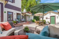 Cinnamon Bear Creekside Inn فنادق في Boyes Hot Springs