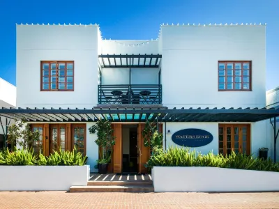 Waters Edge Hotels near Cottages "Lolita" and "Lucretia"