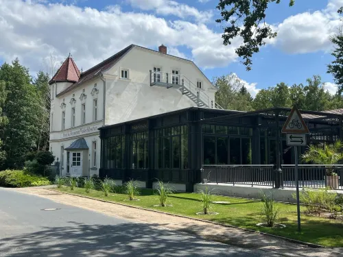 Hotel & Restaurant Waldschlösschen Hotels in Wusterhausen