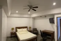 P&B Residences Legazpi - balcony