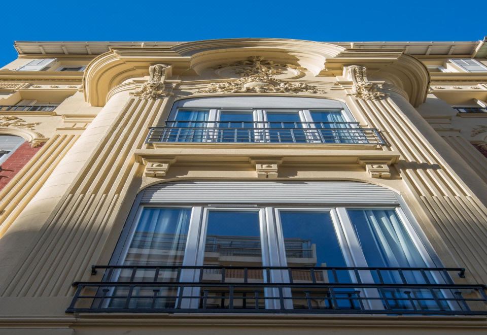 2. 호텔 파가니니 ..