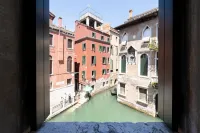Anzolo Palace - Rooms & Apartments - homestay