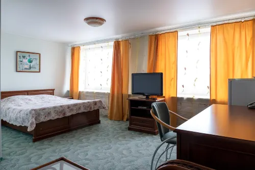 Leningrad Hotel