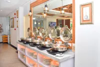 Hotel Dharmein - breakfast