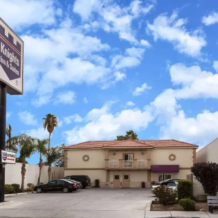 Howard Johnson by Wyndham Bakersfield