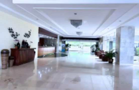 Grand Inna Samudra Beach Hotel Hotel di Cikakak