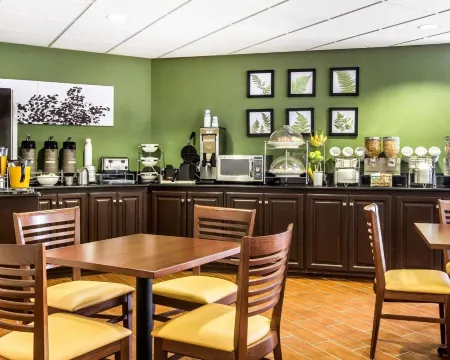 Clarion Pointe Albemarle