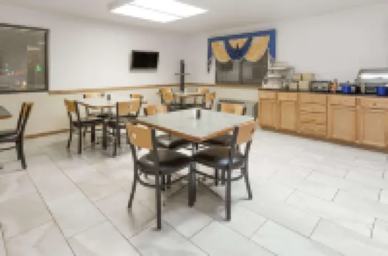 デイズ イン バイ ウィンダム ストートン ウィスコンシン