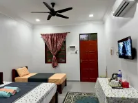 AL-REZQI ROOMSTAY Các khách sạn ở Marang