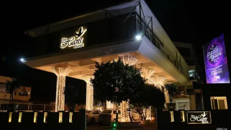 The Hans Hotel Отели в г. Дхарвад