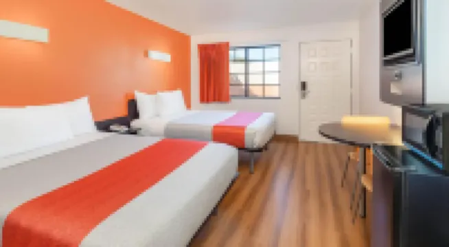 Motel 6-Carlsbad, CA Beach