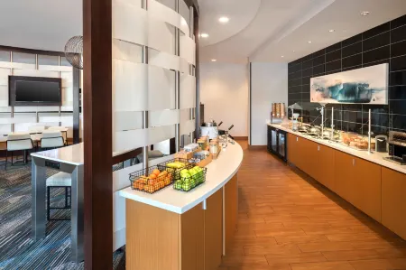 SpringHill Suites Mt. Laurel Cherry Hill Отели рядом с достопримечательностью «Фунплекс»