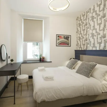 The Sixty 19 Stylish Studios and Apt.