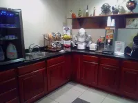 Baymont by Wyndham Battle Creek Downtown - petit déjeuner
