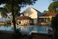 Hotel Purnama Mulia - Pools
