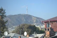Your House in Tbilisi - Bergblick