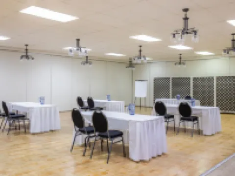 Days Inn & Conference Centre by Wyndham Camrose Norsemen Hotels in Camrose