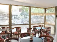 Elements Rooms & Apartments Hotels in Chalandri