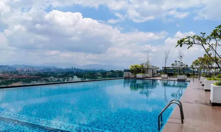 7 INN EVO SOHO BANGI (Free Parking, WIFI, Netflix) Отели рядом с достопримечательностью «Palpung Thubten Yeshe Ling (Malaysia)»