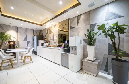 Hotel Duu Отели рядом с достопримечательностью «Chosun University Museum»