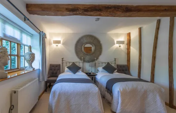 布朗茲庭院農場旅館