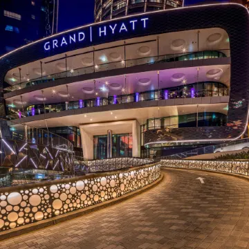Grand Hyatt Abu Dhabi Hotel and Residence Emirates Pearl Отели рядом с достопримечательностью «Двор Bateen Dhow»