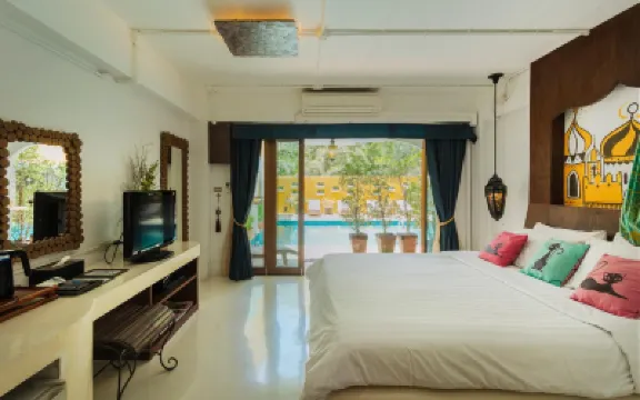 Riad Hua Hin Hotels near Krua Ban Kru