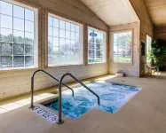 Quality Inn & Suites Stoughton - Madison South - Hot Tub