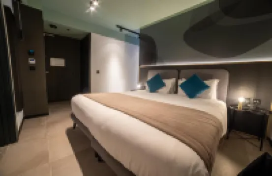 Eleven by Warren Collection