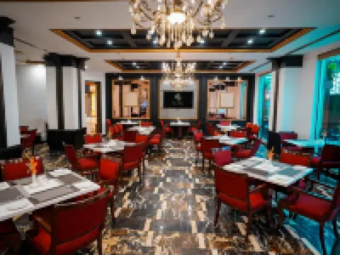 Nine Tree Luxury Hotel & Suites Lahore โรงแรมในลาฮอร์