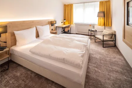 Hotel Jean Paul Отели в г. Оберкотцау