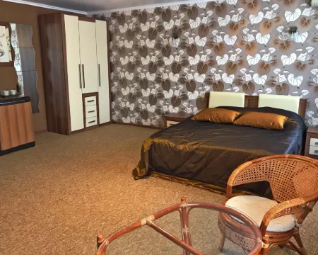 Yuzhnaia Noch Hotels in Taganrog