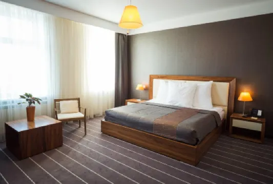 Ost West Club (Ост Вест Клуб) Отели в г. 