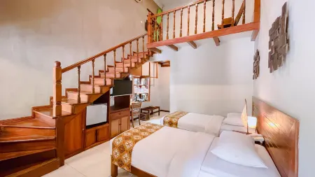 Bukit Daun Hotel and Resort Отели в г. Кедири