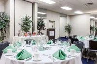 Albany Plaza Hotel - Breakfast