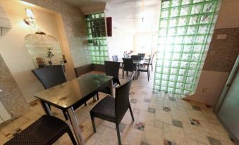 Pioner Living Quartes