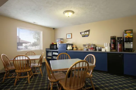 Travelodge by Wyndham Grand Island