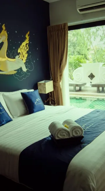 ห้องดีลักซ์ พร้อมทางลงสระว่ายน้ำ