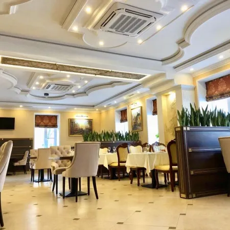Голден Плаза (Golden Plaza)
