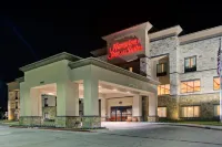 Hampton Inn & Suites Mansfield Hotels near First Methodist Mansfield
