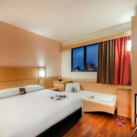 Ibis Curitiba Shopping