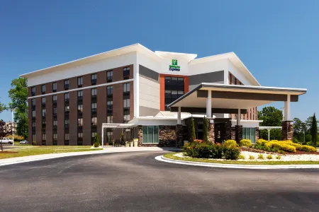 Holiday Inn Express Rocky Mount – Sports Center