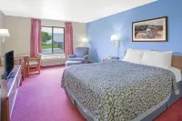 Days Inn by Wyndham Madison NE/Windsor Hotels in Waunakee