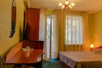 Janet Hotel Các khách sạn ở Simferopol