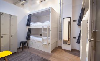Airhostel Barcelona Airport 24h