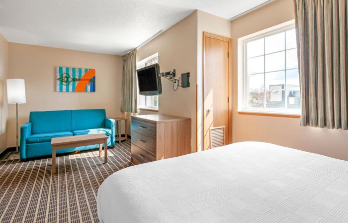 MainStay Suites Dubuque at Hwy 20