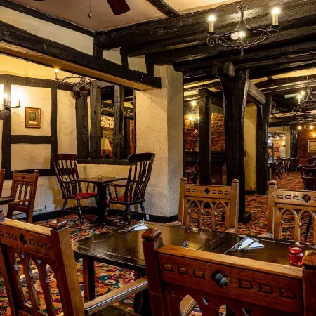 The New Inn by Roomsbooked